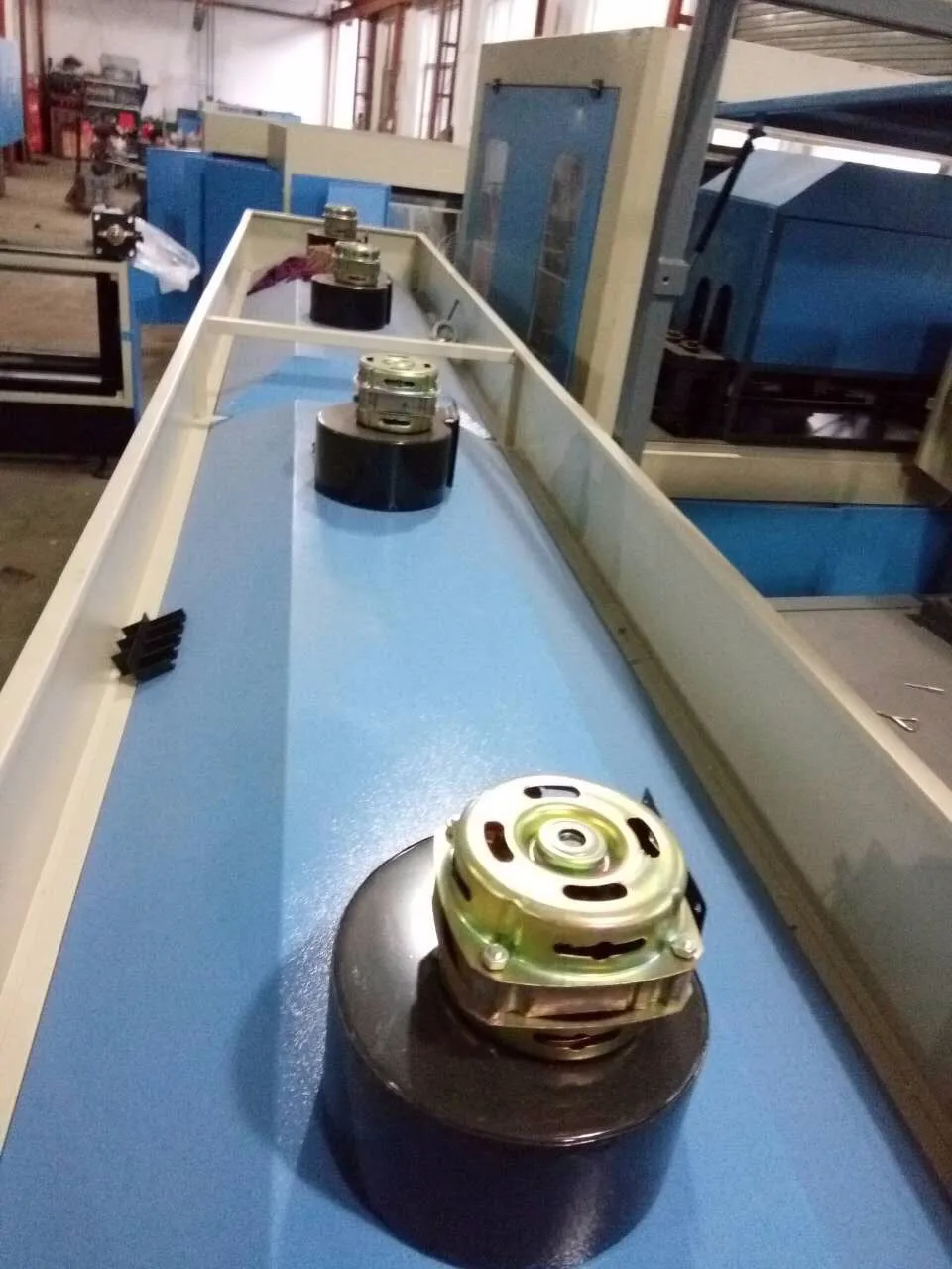 DF-4 Centrifugal Fan for PET Blow Moulding Machine High-quality centrifugal fan designed for PET blow moulding machines, ensuring efficient and reliable operation. High-quality centrifugal fan designed for PET blow moulding machines, ensuring efficient and reliable operation. DF-4 centrifugal fan for PET Blow Molding Machine