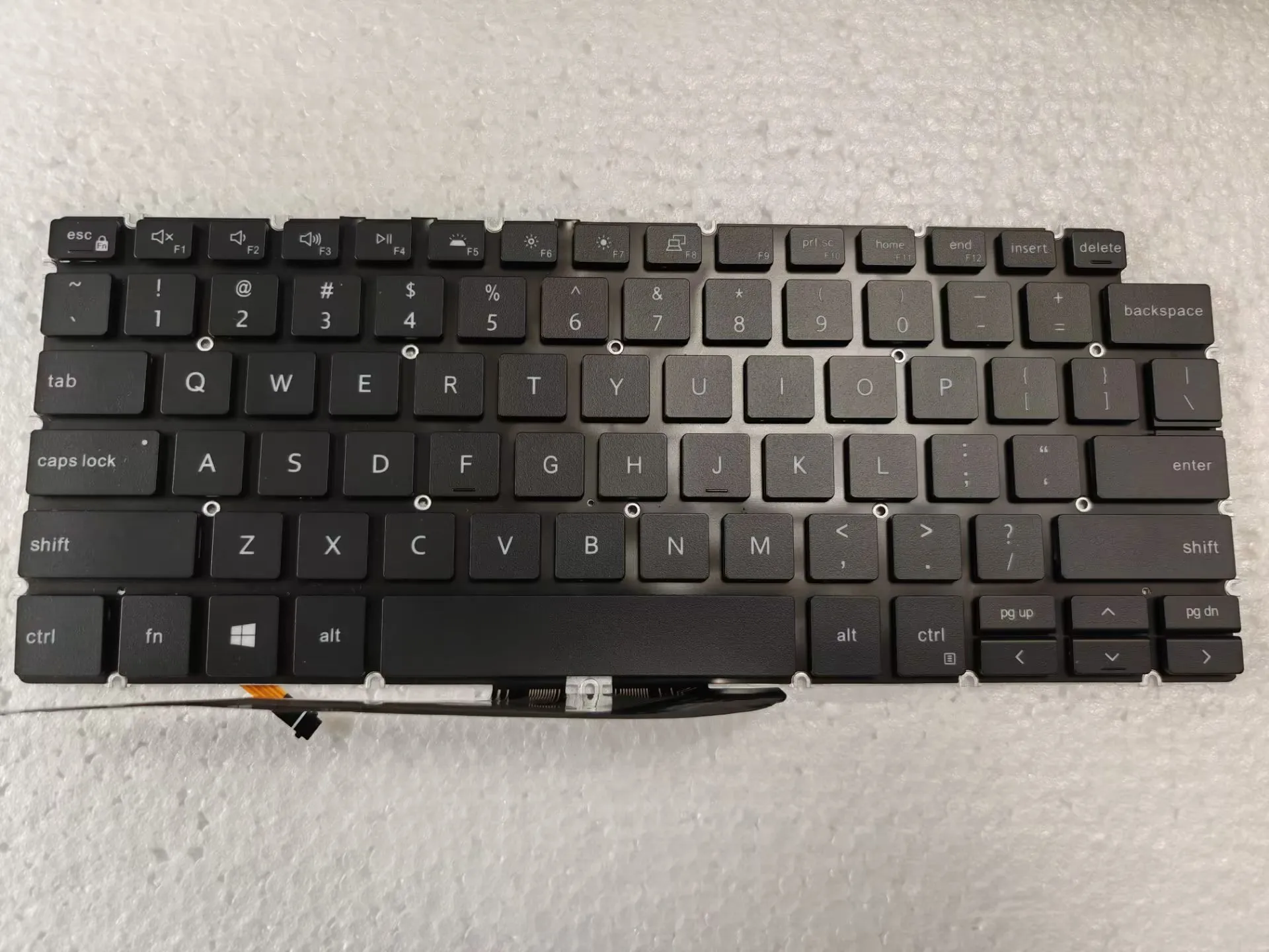 

Новая черная клавиатура с подсветкой для Dell Latitude 3301 3410 E3301 P114G P120G Vostro 3400 3401 3402 3405 5402 5408 5409