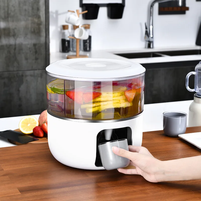 

Divided and Rotatable Cold Water Kettle, Refrigerator with Faucet, Large Capacity Household Ice Water Cup, Fruit Juice Beverage