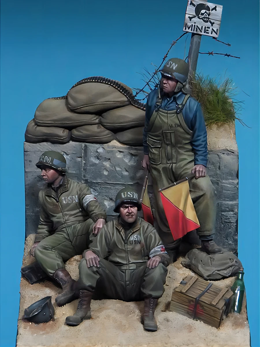 LIANGFANG 1/35 Resin Figure Model Kit GK WWII Soldati SOVIETICI A Riposo Kit smontato e Non Verniciato