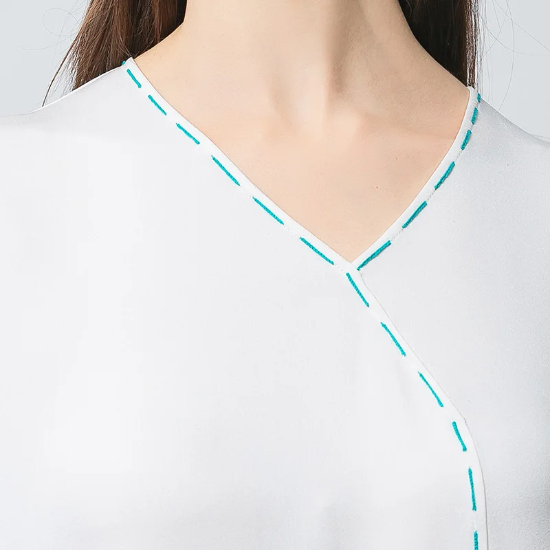 Рисунок 3 - Женское шелковое платье с V-образным