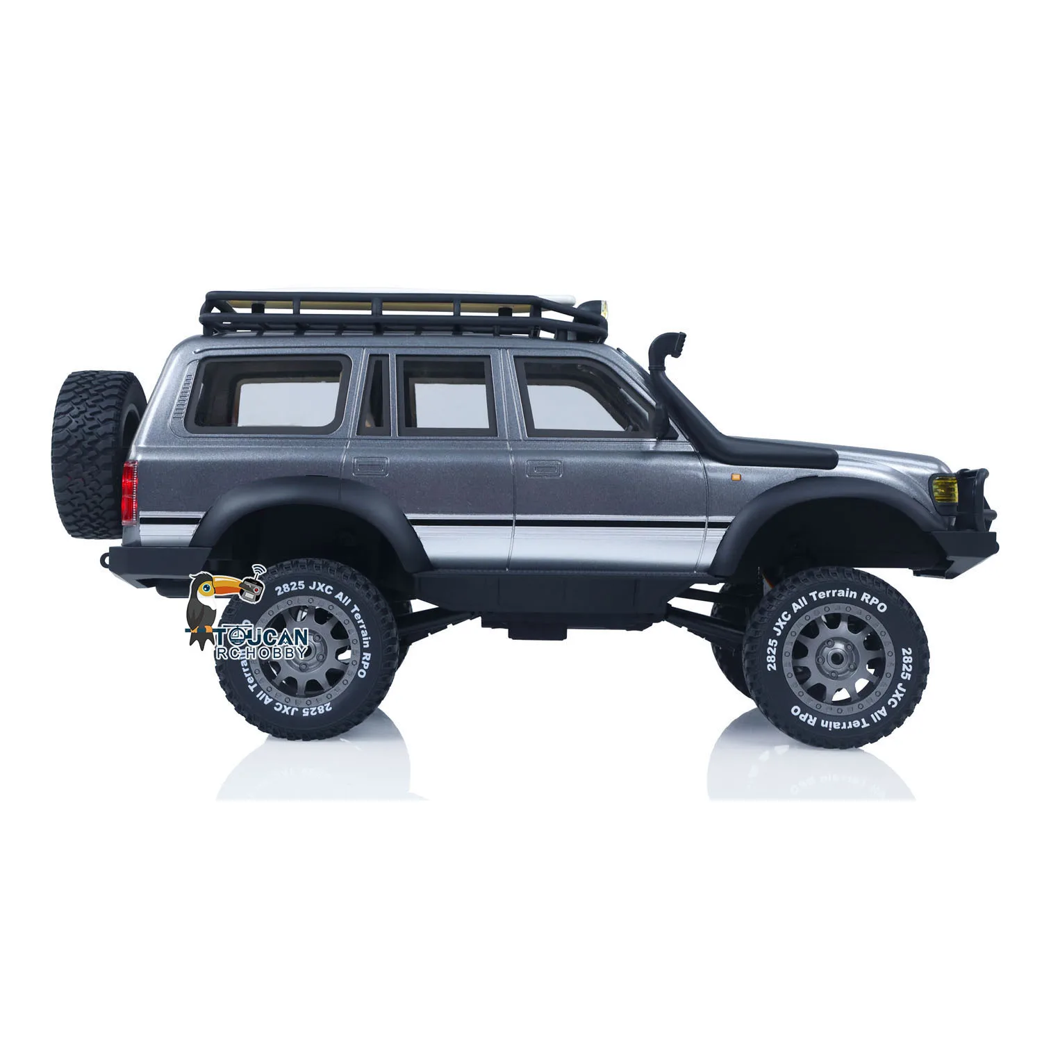 Vue de côté de la voiture RC tout-terrain JXC5826 montrant les chenilles et la suspension