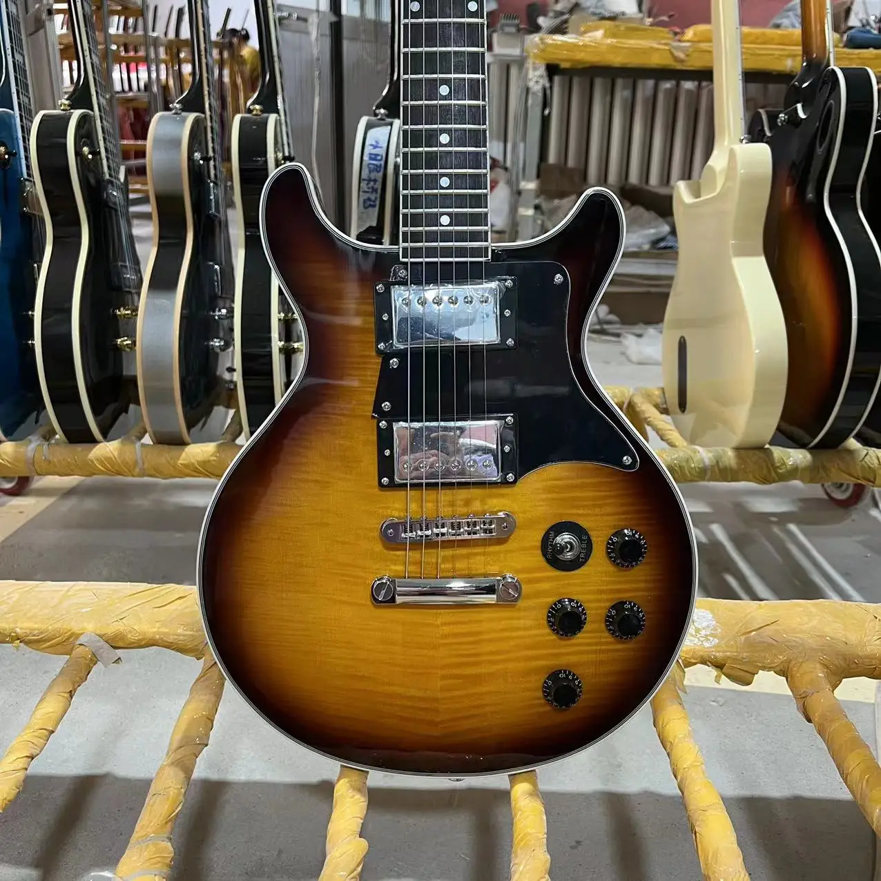 

Studio Electric Guitar, Mahogany Body, Vintage Sunburst Color, Tiger Maple Top, Rosewood Fingerboard, 22 Frets, Free Shipping