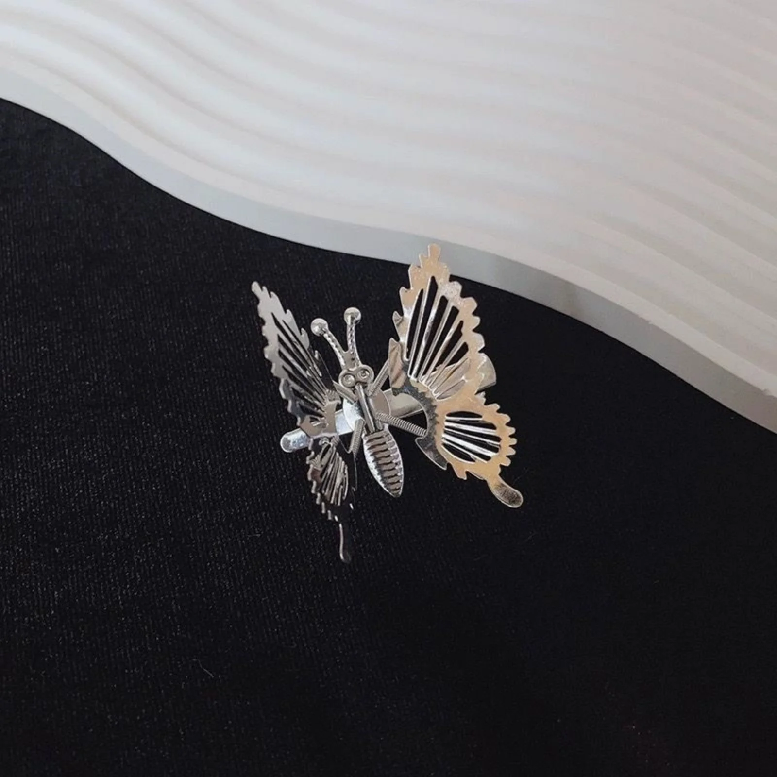 5Pcs Gold Butterfly Hair Clips, Hollow - Out Metal Hair Accessories, Perfect for Braids & Stylish Hairstyles