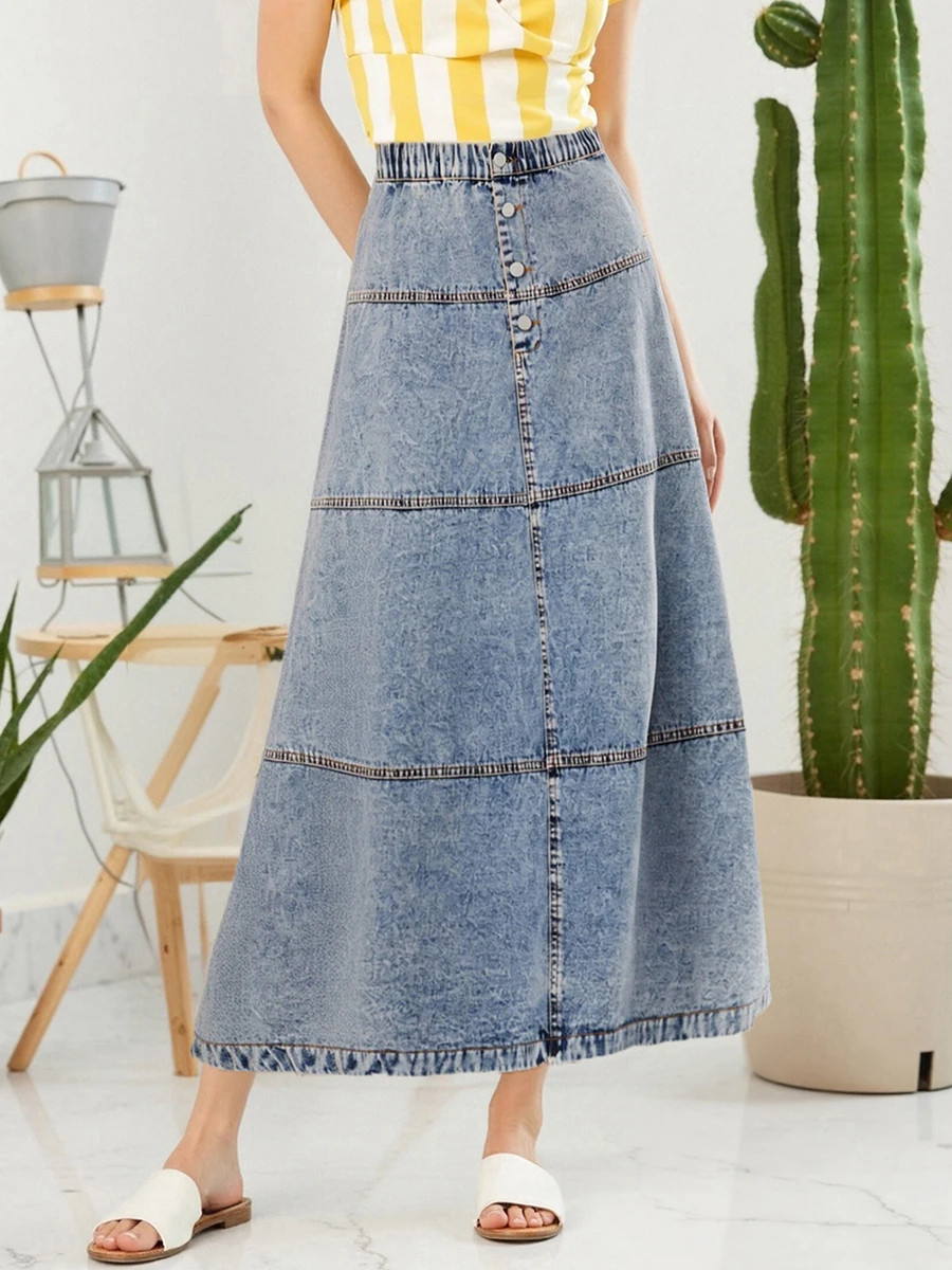 Women s High Waisted Distressed Denim Mini Skirt with Frayed Hem and Button Closure for Casual Summer Style