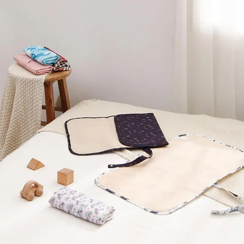 Portable Diaper Changing Mat Waterproof Foldable Changing Pad Space-Saving Machine Washable Travel Diaper Change Mat supplies