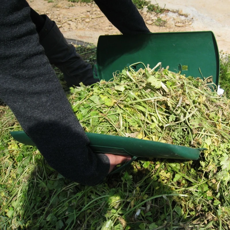 Garden Leaf Scoops Portable Garden and Yard Leaf Scoops Hand Rakes for Leaves Lawn Debris and Trash Pick Up