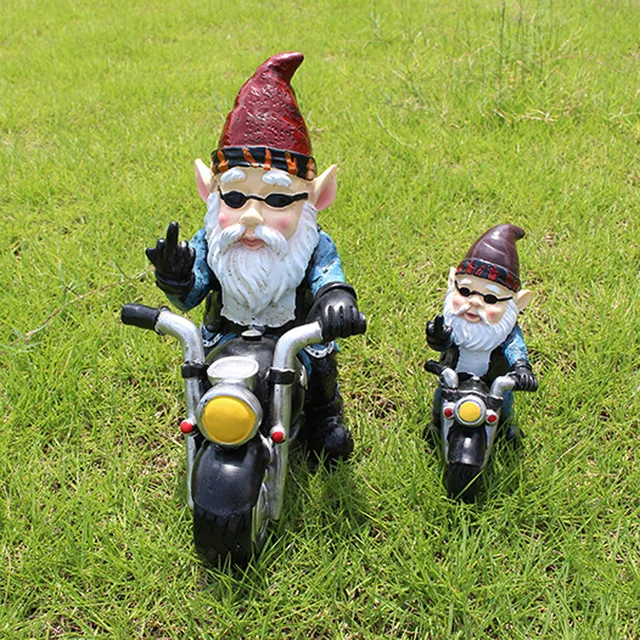 Vicces Középső Ujj Gnomes Motoros Törpék Öreg Ember Motorkerékpár -Szobor Gyanta Kézműves Kerti Otthoni Ablak Dekoráció