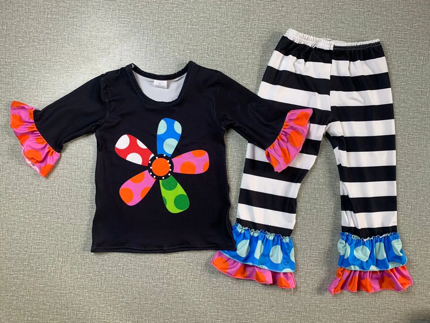 

Selling toddler Black Floral Western Stripe Outfit Baby Girl Short Sleeve Sunflower Top Floral Bell Pants Children Kids Clothes
