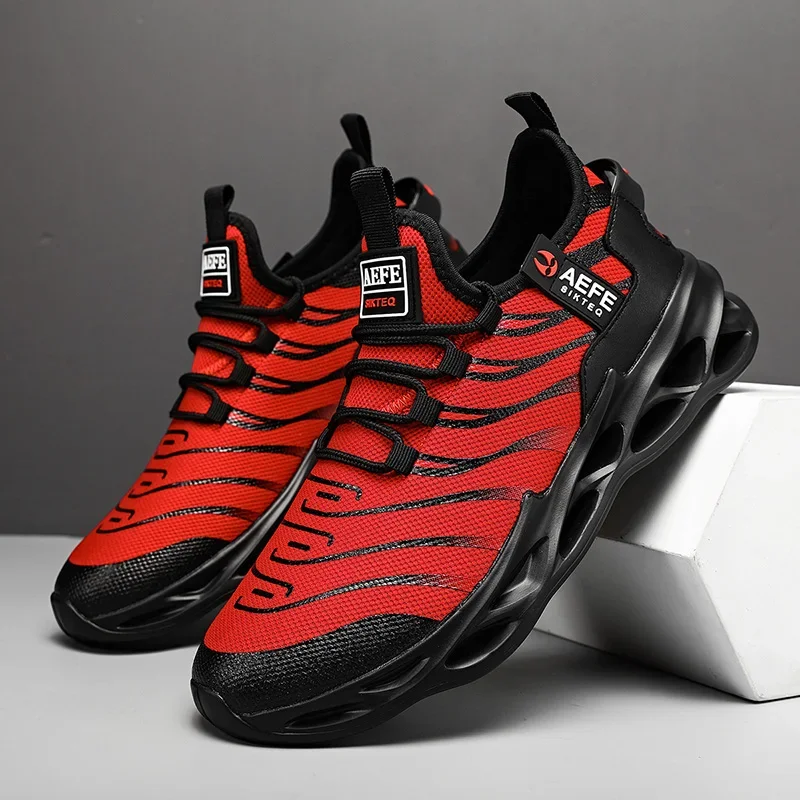 Blade Running Shoes Summer Outdoor Men Sneaker Stripe Breathable Mesh Shoes for Camping Travel Shoes Lace Up Plus Size 40-47