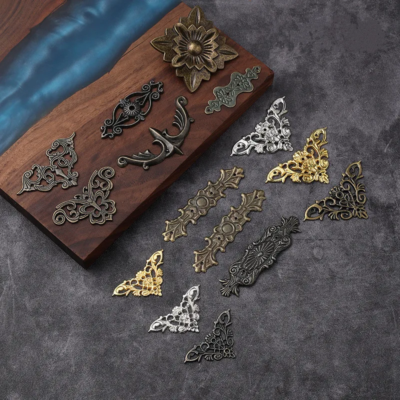 4pcs Metal Corner Protector Bracket Hemming Corner DIY Flower Pattern Protection Hardware Accessor Book Photo Album Decor stainless steel angle bracket furniture hardware angle bracket angled furniture hardware angle connector furniture corner protector decorative corner cover metal decorative protectors