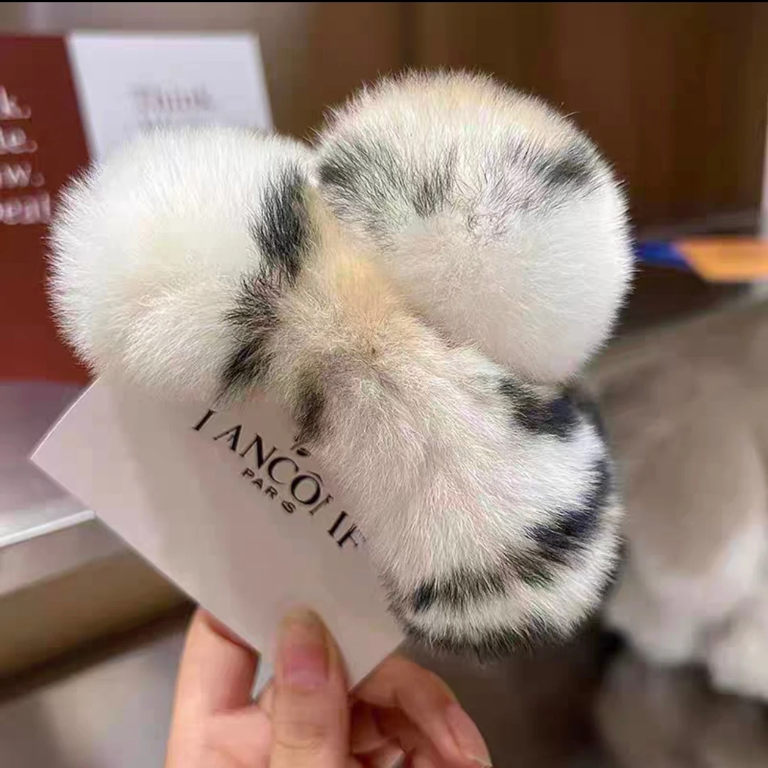 Off-white leopard print (shark clip)