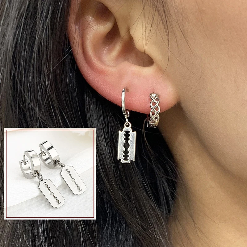 新品未使用　pium　ロゴビジュースタッズベレー　ブラック　初販品　レア 1Pair Punk Gothic Stainless Steel Stud Earring Creative