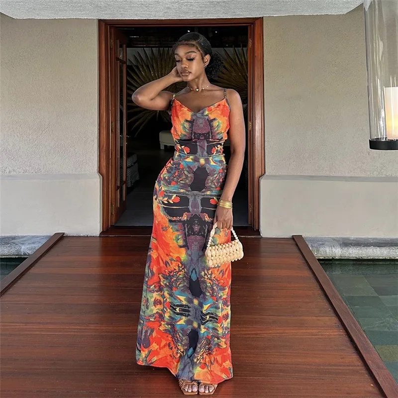 

Женское платье-макси на бретелях, с принтом