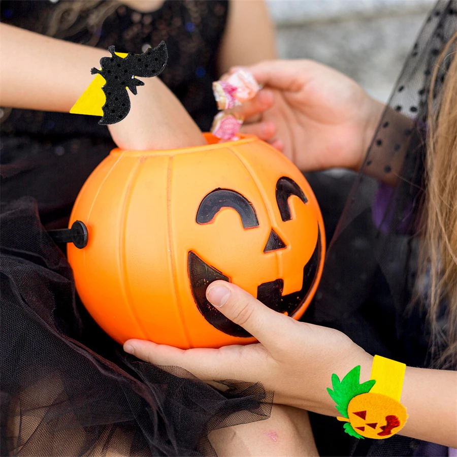 1 Halloween Bracelet Pat Circle (Random Style), Pumpkin Bat Ghost Bracelet Party Wrist Decoration Supplies