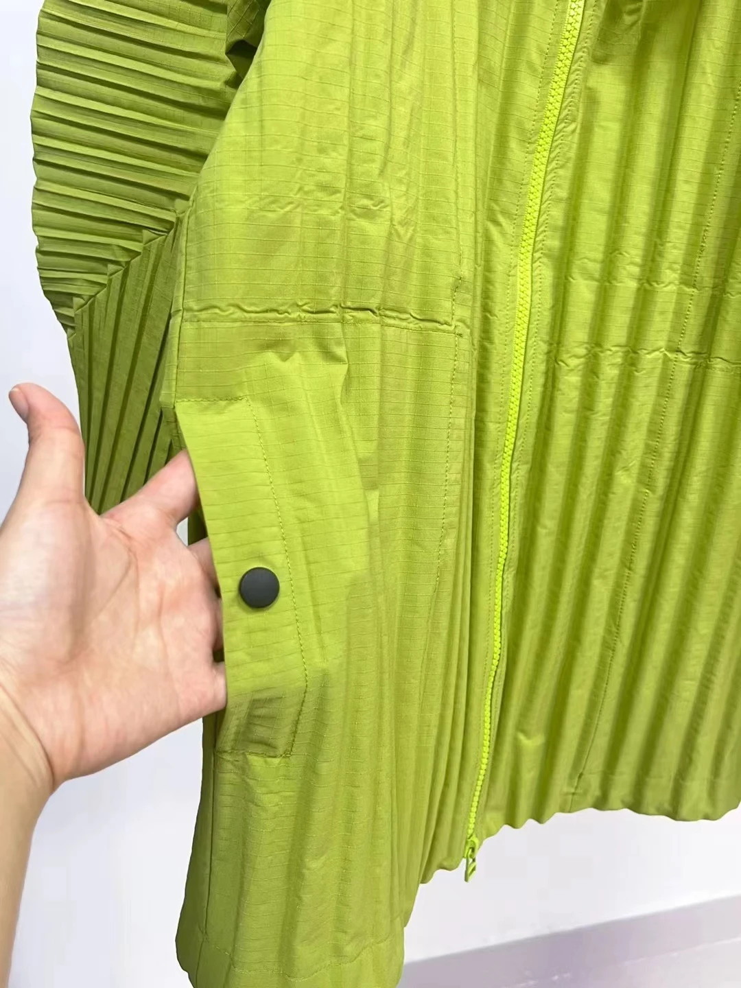 Pleats Pleated Men's Jacket Punching Jacket 2024 Summer New Solid Color Mountaineering Camping Personality Jacket Men's Clothing 6