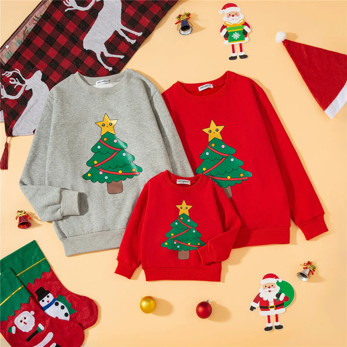 thumbnail image 4 of Suéter navideño para padres e hijos, sudadera de terciopelo con cuello redondo y árbol de Navidad, conjuntos familiares gruesos a juego para mamá y yo, 4 of 5