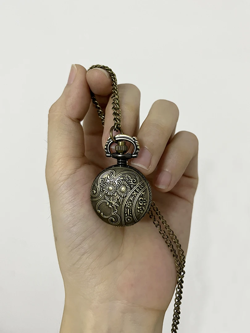 Vintage Small Dial Quartz Pocket Watch for Men Women Flower Butterfly Engraved Case Fob Chain Pendant Necklace Clock for Gifts