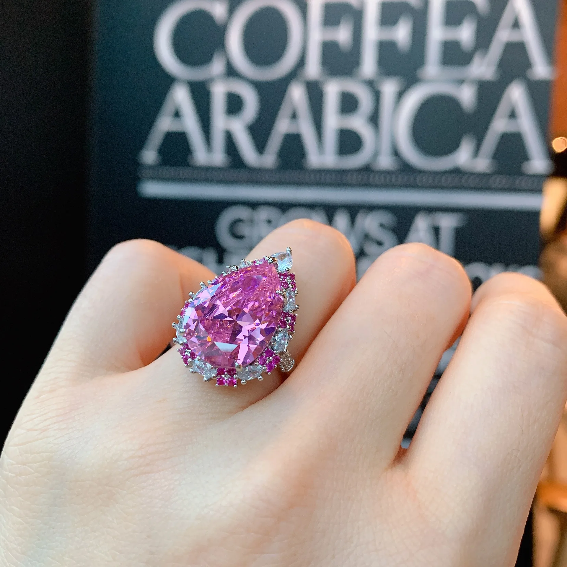 

2023 New Pink Big Crystal Adjustable Ring for Women Cocktail Party Wedding Fine Water Droplets Jewelry Charms Engagement Gift