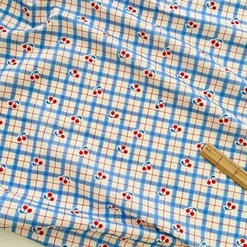 Tissu imprimé de fruits rouges à carreaux bleus, pour sacs de boîte, vêtements pour enfants, robe, pyjama, chemises, 145x50cm 1