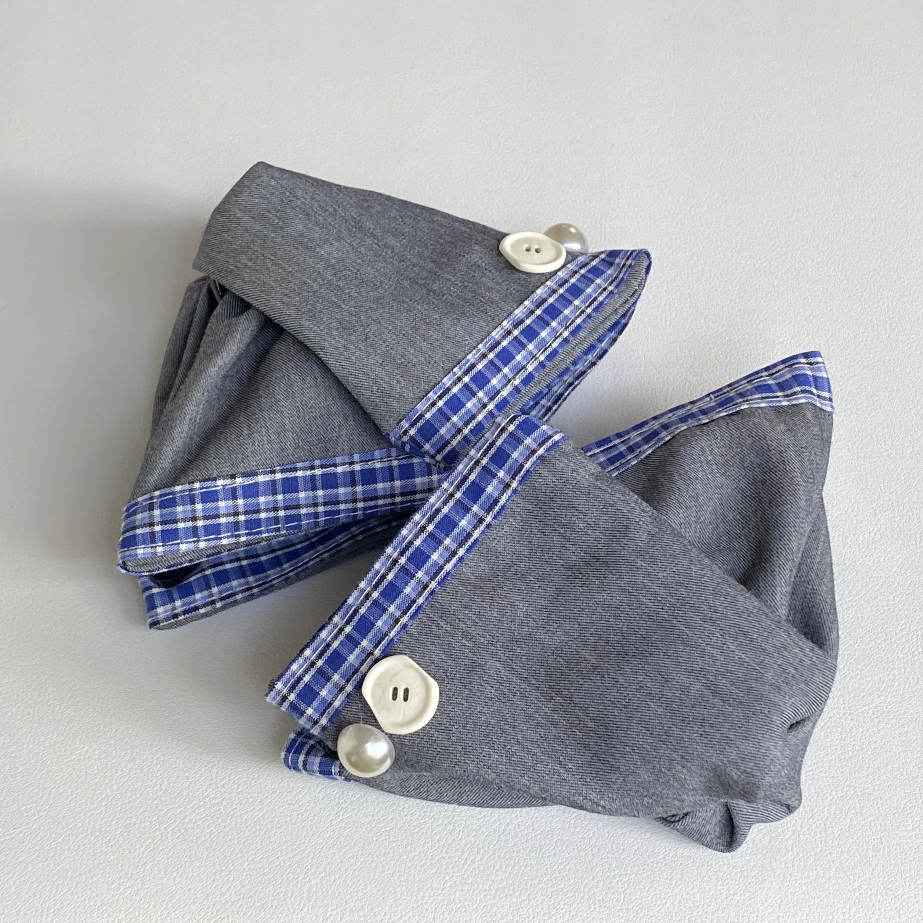 1PC  Elegant Gray Pocket Square With Blue Plaid Trim, Button And Pearl Decor, Men's Formal Wedding Party Suit Accessory