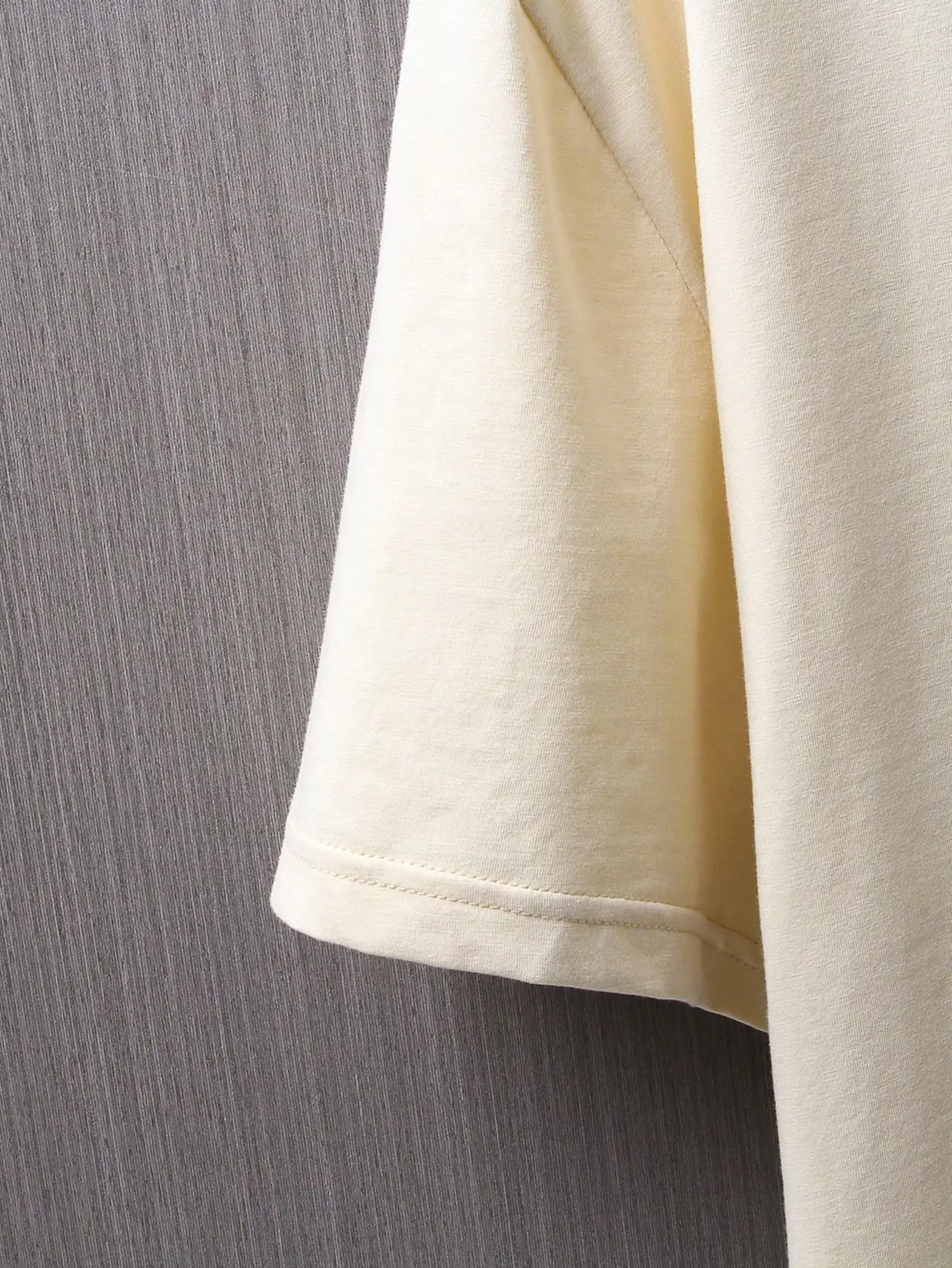 Holding Roses And Diamonds In Hand Longing For Freedom T-Shirt Men Novelty Fashion T Shirt Cotton Loose Top O-Neck Cool Tshirts