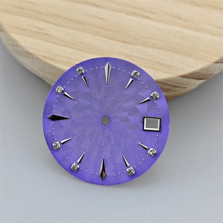 Elegant 29mm Diamond-Accented Ladies' Watch Dial with Calendar Feature