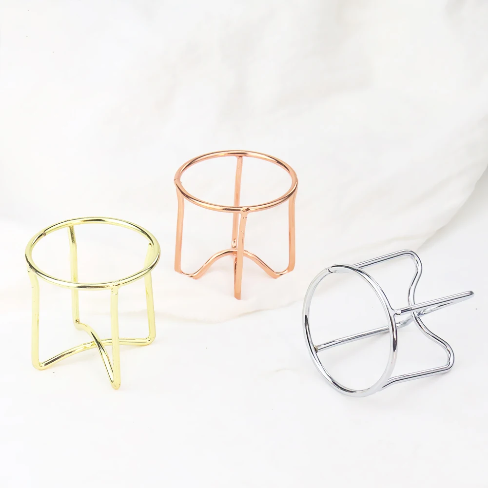 Круглый металлический кронштейн с шариками и кристаллами Круглый металлический кронштейн с шариками и кристаллами