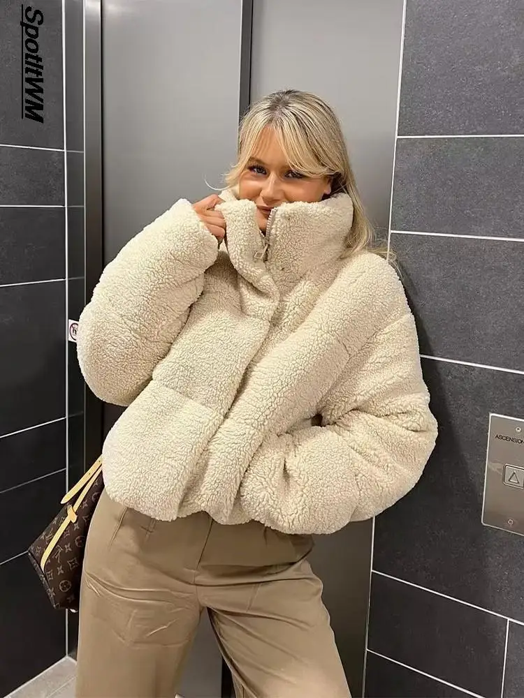 

Женская флисовая куртка из овечьей шерсти с высоким воротником и длинным рукавом