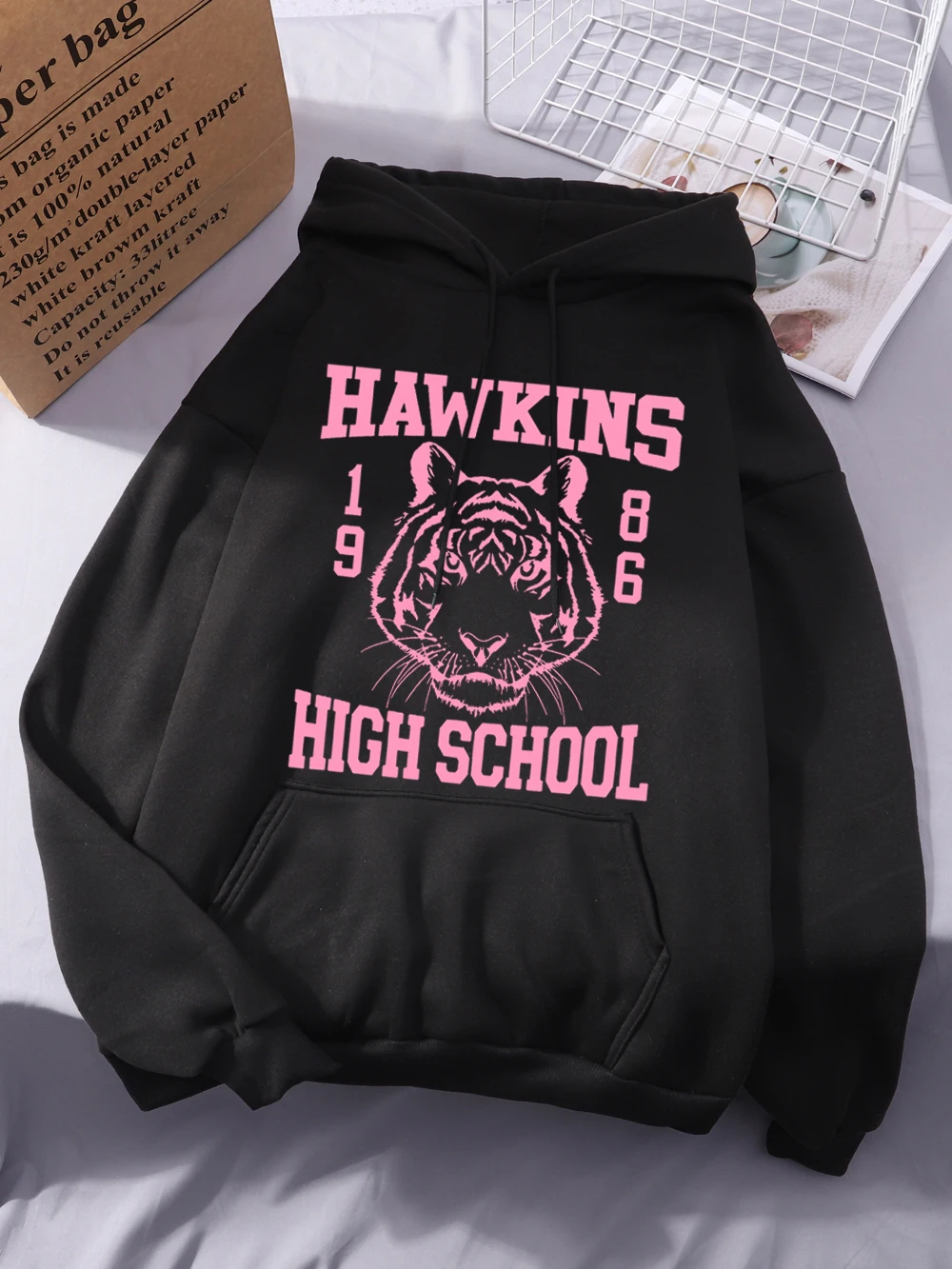 호킨스 고등학교 프린트 후드티 여성용 겨울 플리스 따뜻한 스웨트셔츠 기본 루즈 포켓 풀오버 스트리트 여성 의류