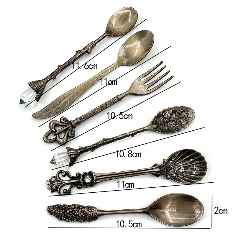 Vintage Spoons Fork Mini Royal Style Metal Gold Carved Coffee Snacks Fruit Prikkers Dessert Fork Kitchen Tool Teaspoon 6pcs 1set