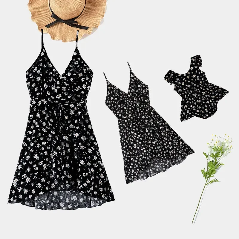 

EU and US Parent-child Outfit, Mother Daughter Floral One Piece Strap Dress Baby Romper Mom and Daughter Matching DRESS