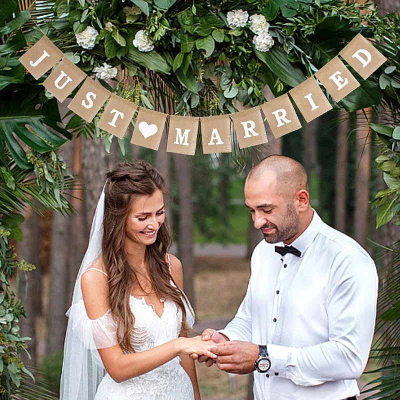 

Jute Wedding Just Married Bunting Banner Wedding Party Photo Booth Prop Vintage Rustic Bridal Shower Garland Decoration Supplies