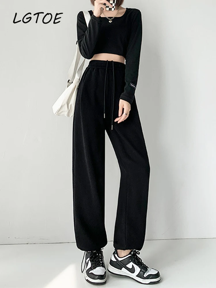 Women's Wide Leg Sweatpant in Black