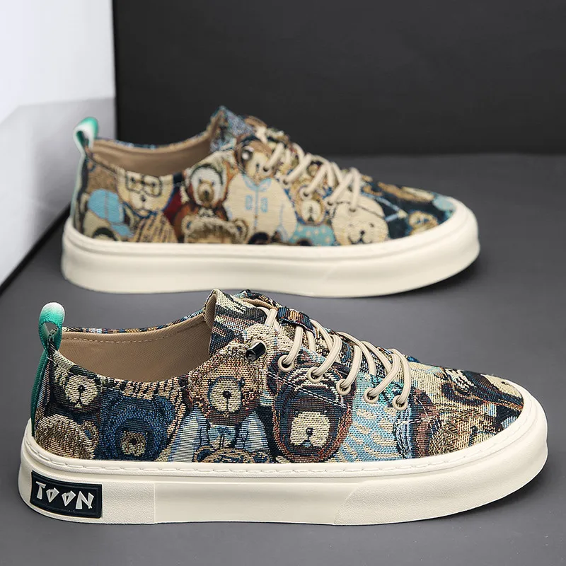 

Fashion Bear Print Men's Canvas Shoes Lace-up Vulcanized Shoes Men Espadrilles Casual Breathable Loafers Men Zapatos De Hombre