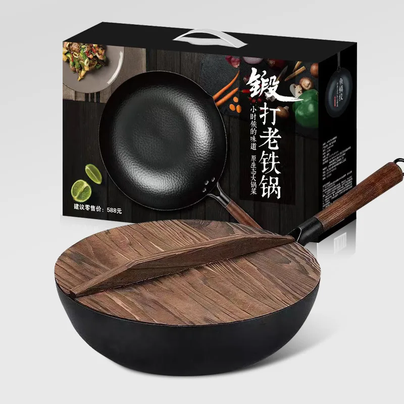 Universal flat bottomed frying pan for all stovetop types.