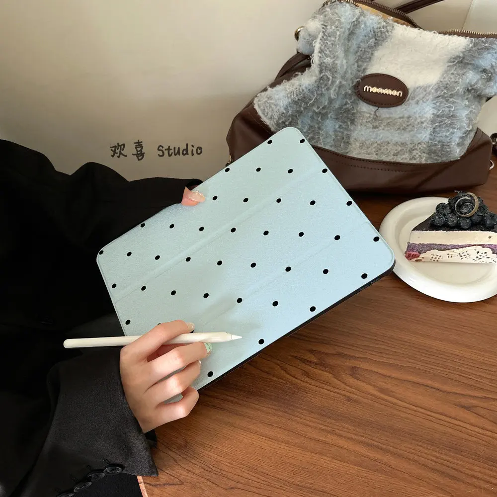 Chic Black Polka Dot Tri-Fold iPad Case with Pencil Slot