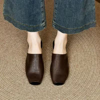 Femmes Mules couverture orteil sandales nouvelles chaussures d'été en cuir pour les femmes mode moderne pantoufles diapositives femmes Peep orteil chaussures à talons bas 5