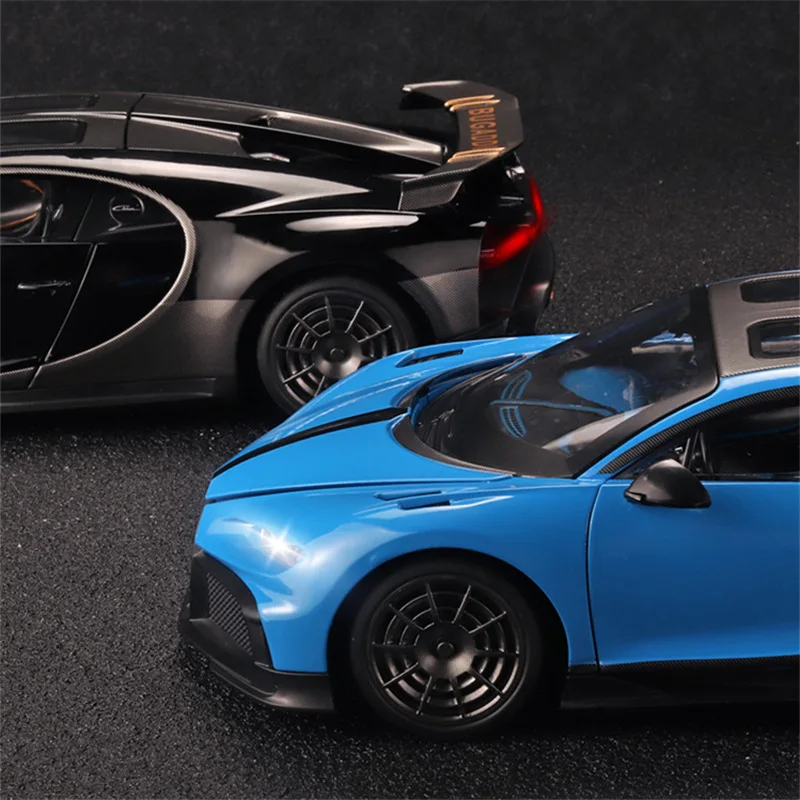 ミニカー autoart 1/18 Bugatti Chiron AUTOart 1/18 Bugatti Chiron Sport 2019 Blue / Carbon Black