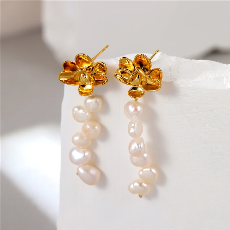 

European Trend New Copper Metal Flowers Luxury Freshwater Pearl Earrings For Women Fashion Unusual Jewelry Gifts For Girls