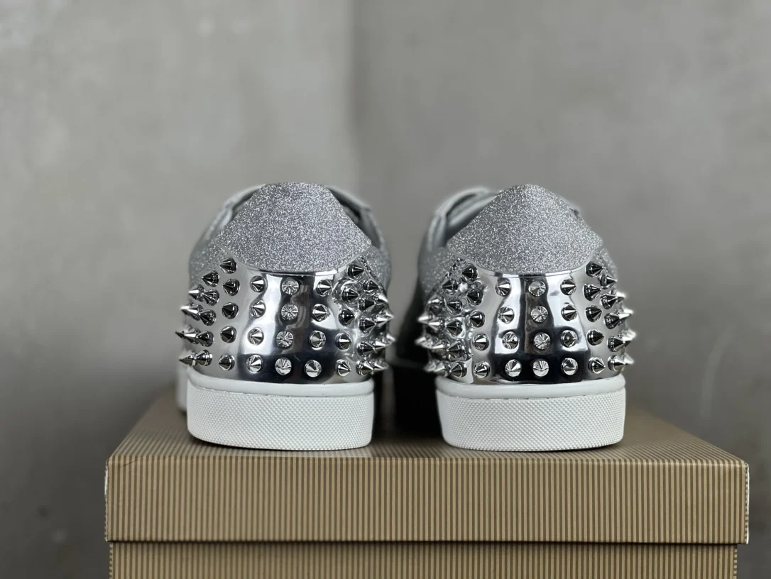 Fashion  Silver Men Woman Flat Heel Loafer Shoes Spike Toe Sneakers Female Male Sports Casual Single Shoes 2