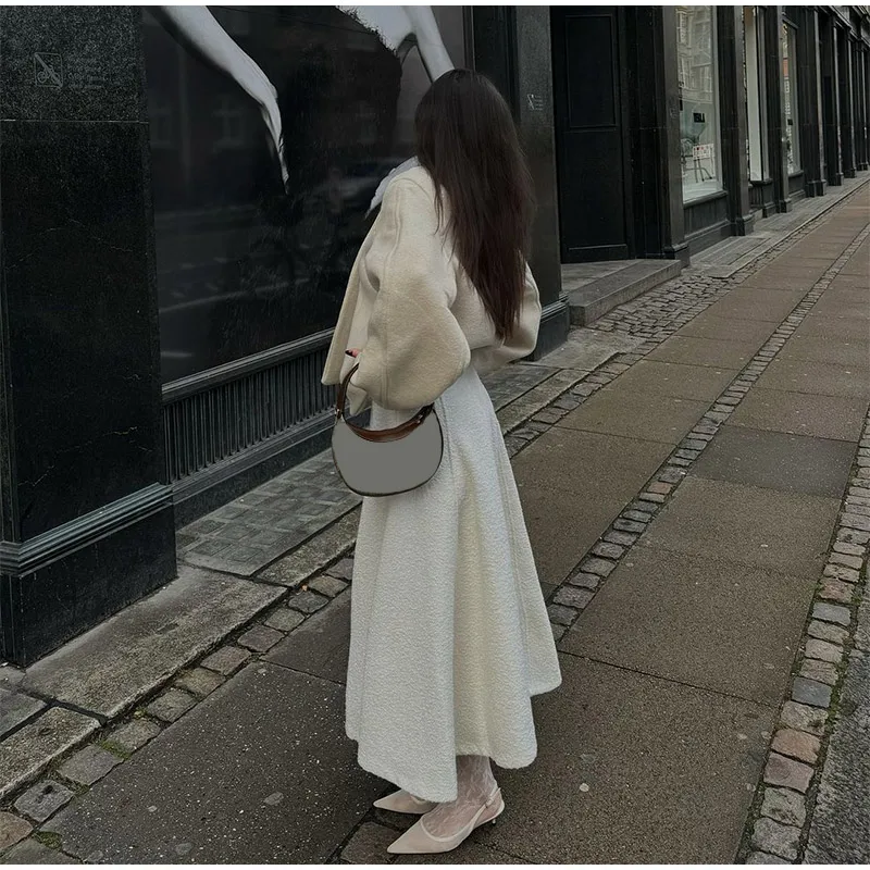 Elegant Solid Woolen Blend Jacket For Women Fashion Button O-neck Long Sleeve Coat New Autumn Winter Commute Warm Outwear