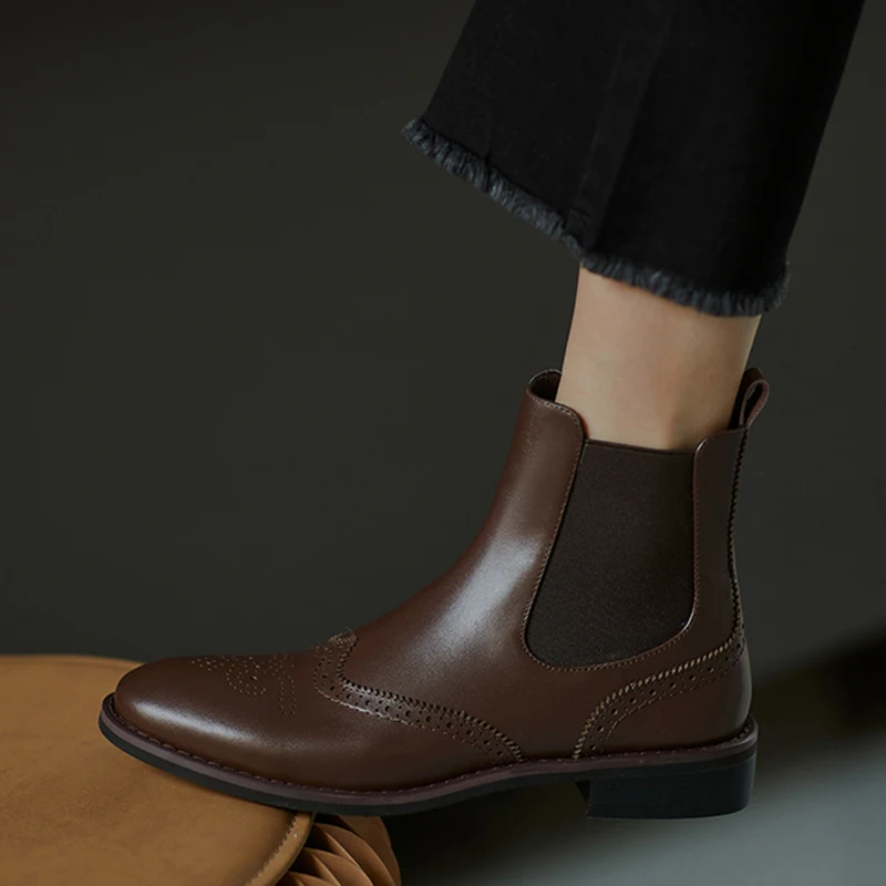 

2021 Winter Genuine Leather Women Boots Retro Brown Chelsea Boots Bullock Ankle Boots Zapatos De Mujer Women Shoes Round Toe