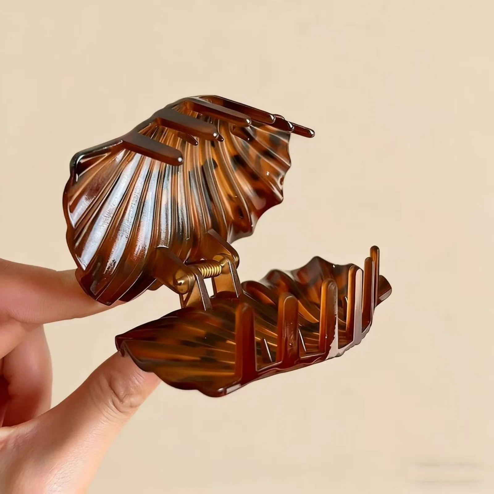 1PC Leopard Print Hair Claw Set, 3 Pcs Acrylic Scallop Hair Clamps,Stylish Daily Hair Accessories,Secure Hold Updo Hair Decor