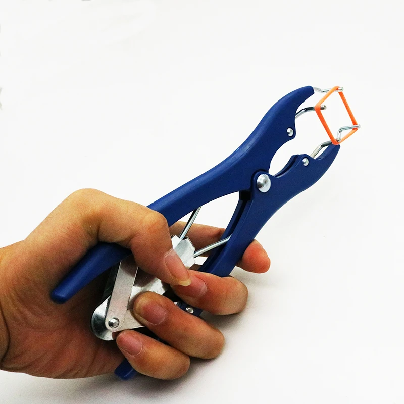 Animal Castration Tools Sheep Expansion Pliers Piglet Castration Forceps Tail Docking Clamp Bloodless Livestock Goat Tail Castrate Rings Farm Animal 1Pc