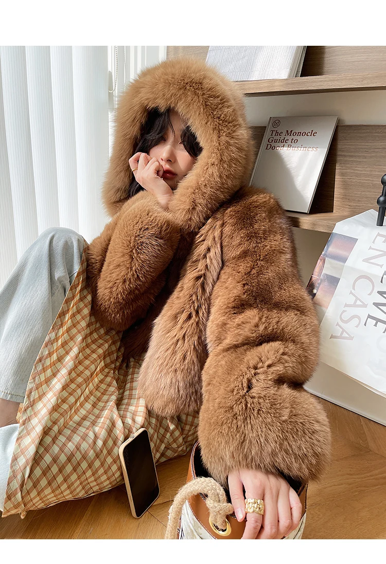 Ladies Short Fox Fur Coat Multicolor Coat Young Fashionable Age Reduction