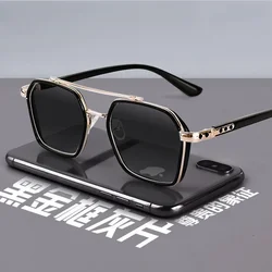 Unisex Metal Frame Photochromic UV400 Fashion Sunglasses (Gold Photochromic)