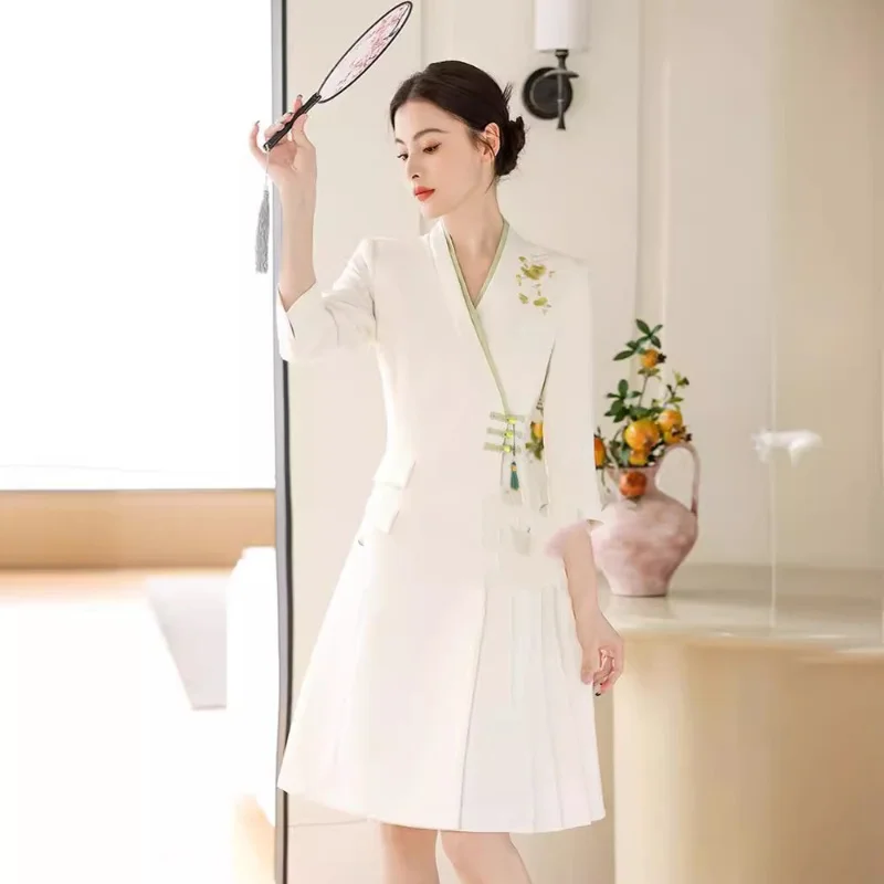 w19 Consultant lecturer professional attire