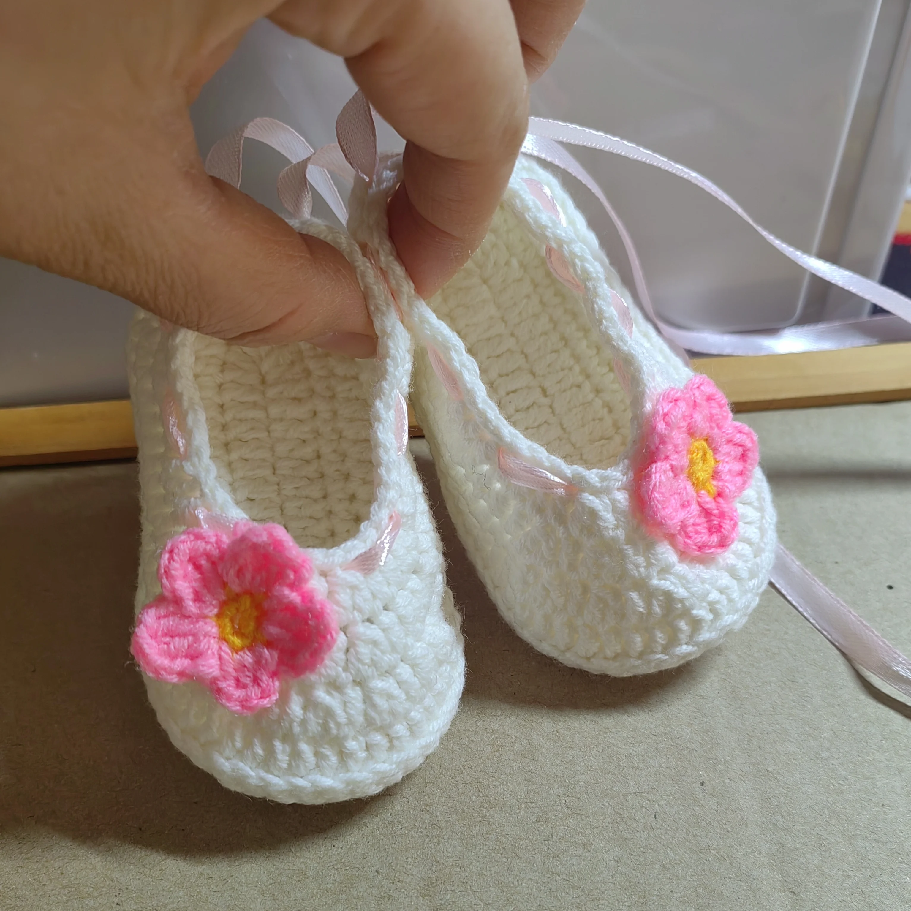 Kids Shoes Grey Crochet Baby Ballerina Shoes in Cotton with Pink Crochet Flower Spring and autumn Baby Shoes Cute Shower Gift
