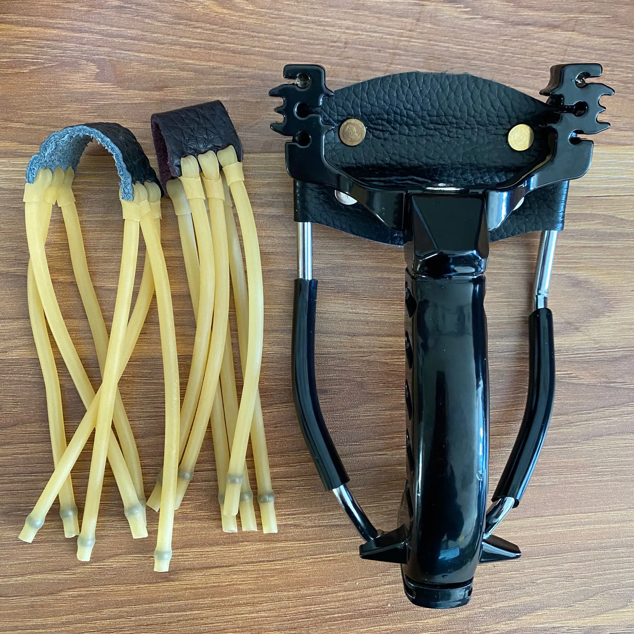

3 Colors Powerful Slingshot With Wrist Rest Outdoor Hunting All-metal Sling Shot Heavy-duty Large Slingshot For Fishing Or Ball